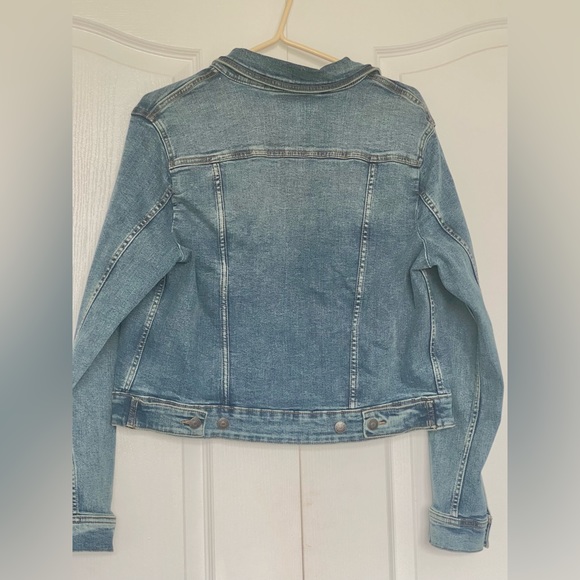 Denver Hayes Unisex Denim Jacket (Light - Medium Wash) - Picture 2 of 2